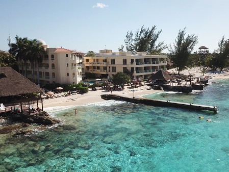 playa azul beach